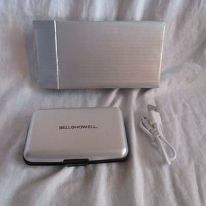 BELL HOWELL E-CHARGE WALLET RFID PHONE CHARGER NEW